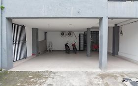 Reddoorz Syariah At Afifah Guest House Near Bikasoga Sport Center